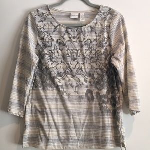 Chico’s Zenergy gold wht & grey quarter sleeve top